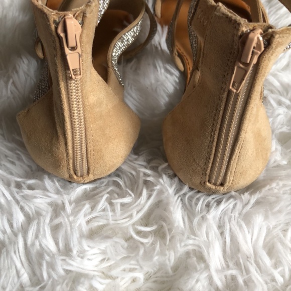 Trendy strappy rhinestone sandals, tan faux suede - Picture 3 of 4